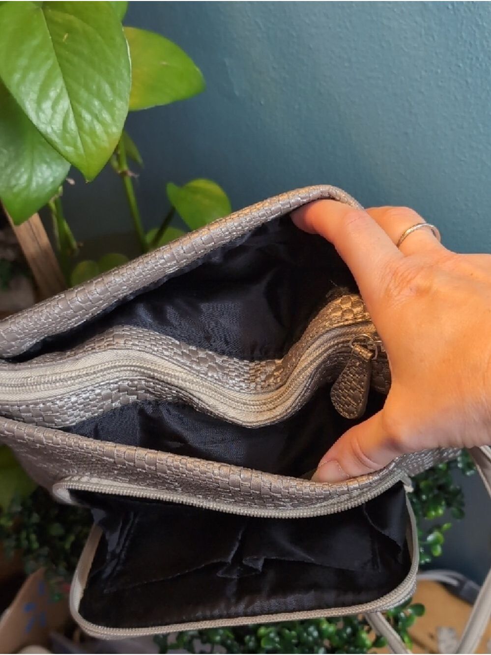 Koltov Metallic Taupe Woven Crossbody Bag - Picture 6 of 9